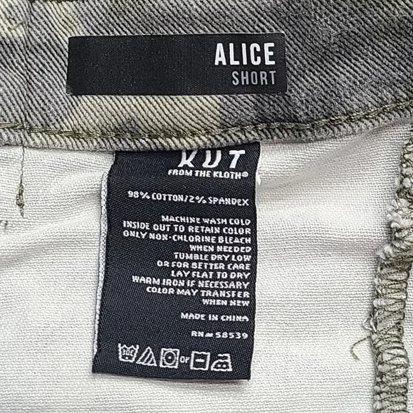 Kut from the Kloth Alice Shorts Womens 14 Green Excellent Camo Raw Hem Utility - Picture 5 of 7